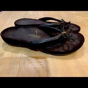 ▪️BLACK VIONICS◾️Size9 Bella II Flip-Flops w/ Bow